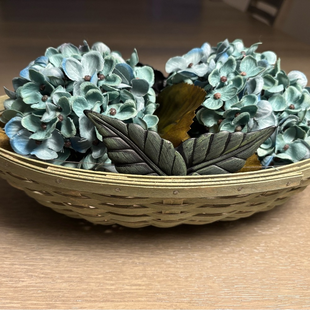 A Longaberger 2010 Oval Sage Green Color, with Teal color silk Hydranges. - Picture 3 of 16